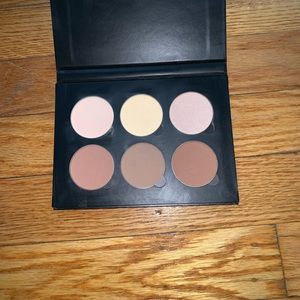 Anastasia Beverly Hills Contour Kit (light-medium)